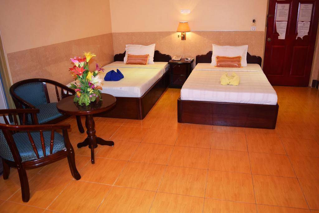 Reaksmey Battambang Hotel Exteriör bild