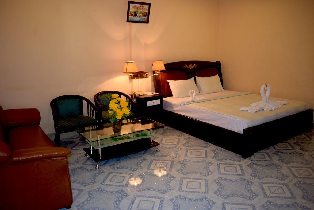Reaksmey Battambang Hotel Exteriör bild